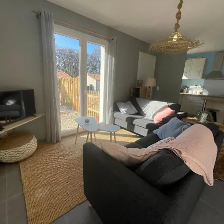 Maison Au Calme Pres Des Plages Holiday home *