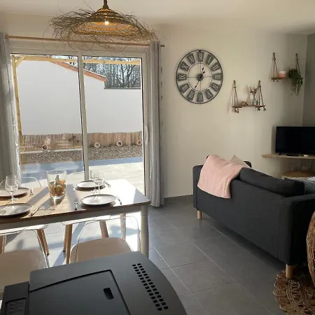 Maison Au Calme Pres Des Plages Holiday home *