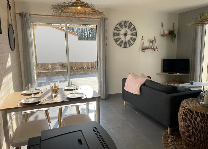 Maison Au Calme Près Des Plages Hébergement de vacances *